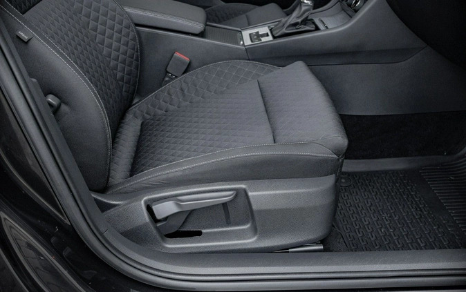 Skoda Superb cena 96850 przebieg: 115590, rok produkcji 2019 z Rudnik nad Sanem małe 704